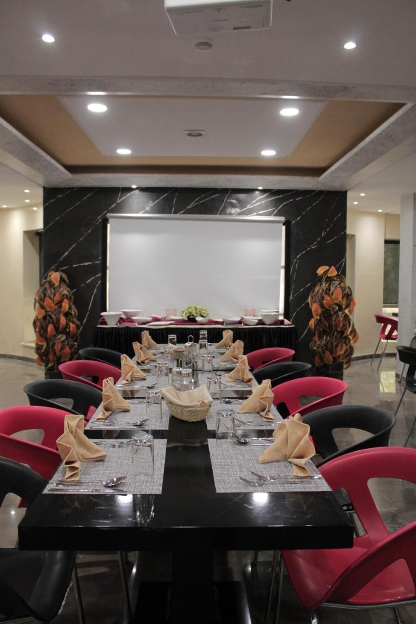 Le Parisien Tunis Hotel Bagian luar foto