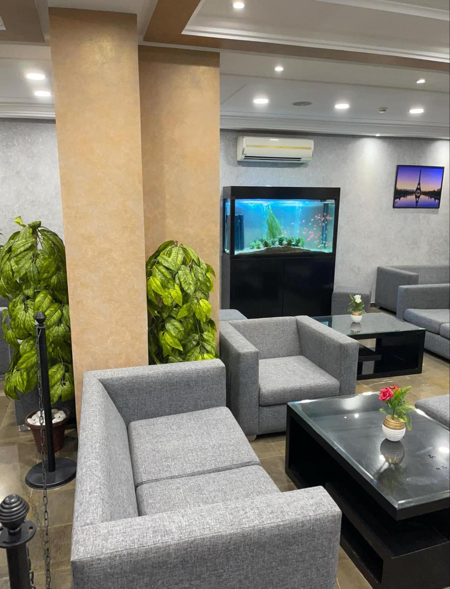 Le Parisien Tunis Hotel Bagian luar foto