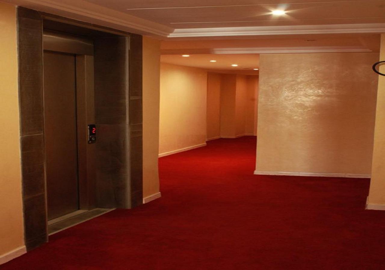 Le Parisien Tunis Hotel Bagian luar foto