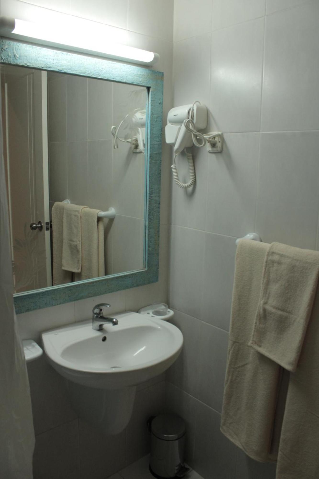 Le Parisien Tunis Hotel Bagian luar foto